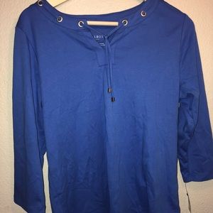 Blue medium sleeve shirt
